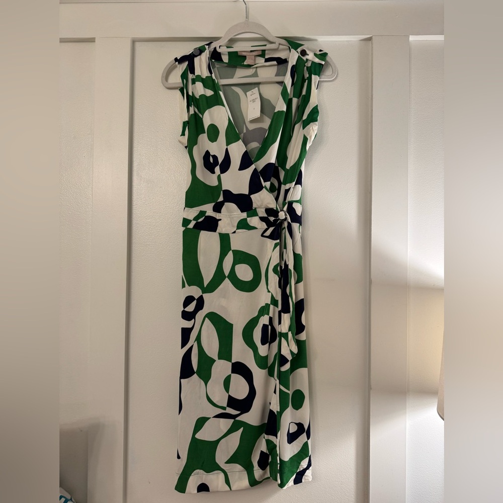 NWT Banana Republic Green, White & Black Abstract Wrap Midi Dress size Small